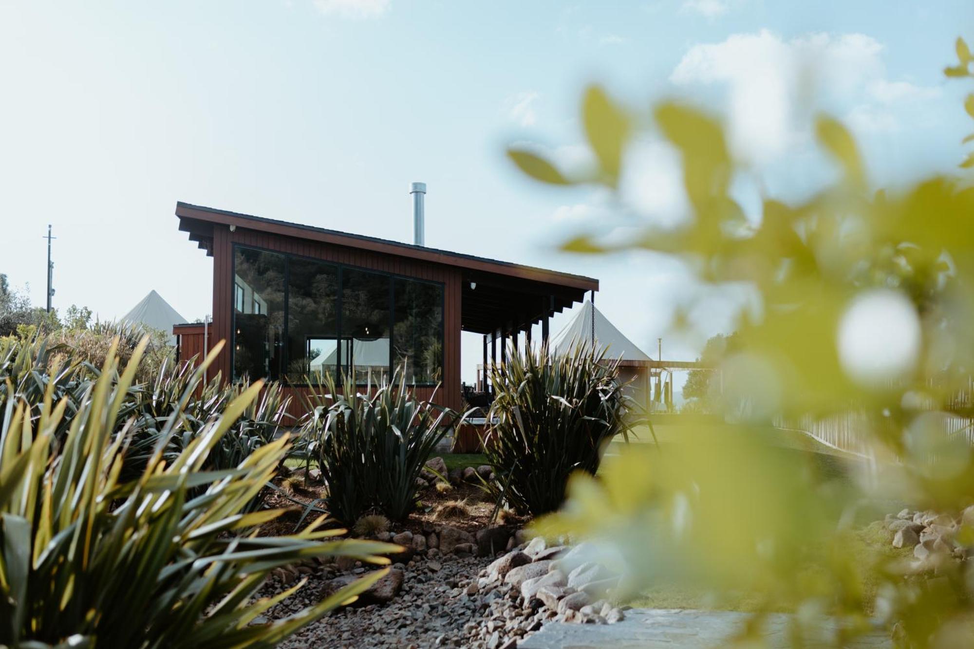 Te Whaanga Retreat & Spa Raglan Exterior photo